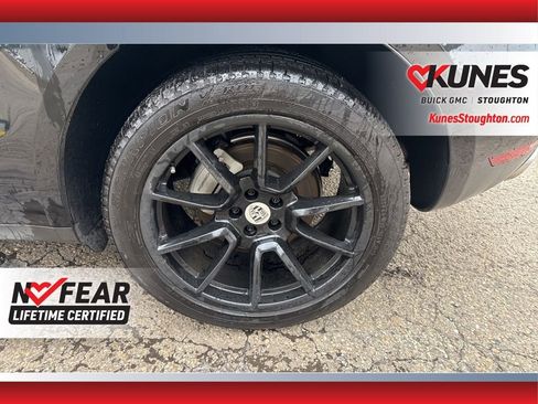 Used 2017 Porsche Macan S w/ Premium Package Plus image 17