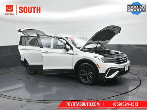 Used 2024 Volkswagen Tiguan SE image 59
