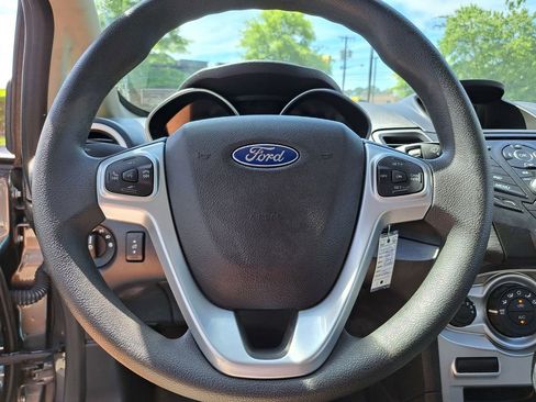 Used 2019 Ford Fiesta SE FWD image 9