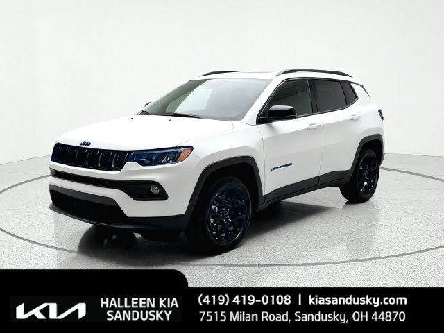 Used 2026 Jeep Compass Latitude AWD/4WD image 1