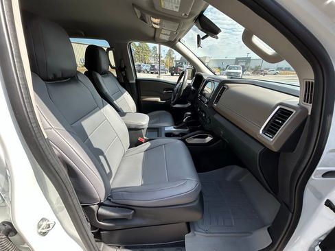 Used 2022 Nissan Frontier SV image 23