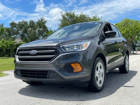 Used 2017 Ford Escape S FWD image 4