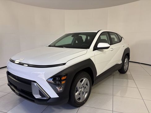 New 2026 Hyundai Kona SE image 1