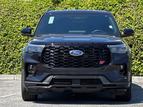 Used 2025 Ford Explorer ST AWD/4WD image 11