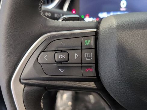 Used 2023 Jeep Grand Cherokee Altitude AWD/4WD image 19
