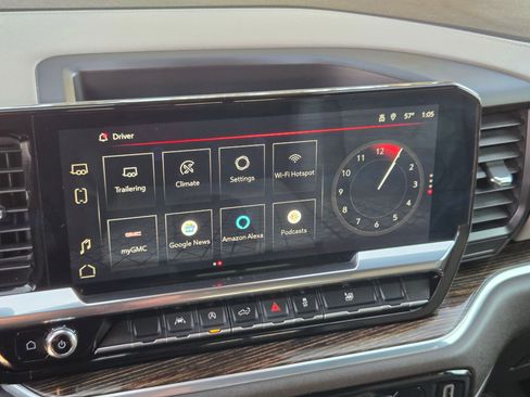 Used 2022 GMC Sierra 1500 SLE w/ Preferred Package image 16