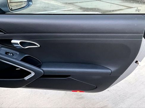 Used 2018 Porsche 911 Carrera image 18