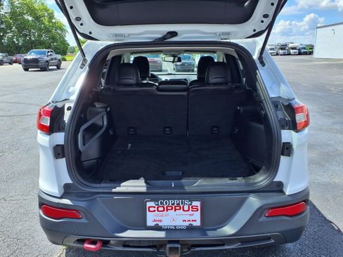 Used 2014 Jeep Cherokee Trailhawk w/ Cold Weather Group AWD/4WD image 10