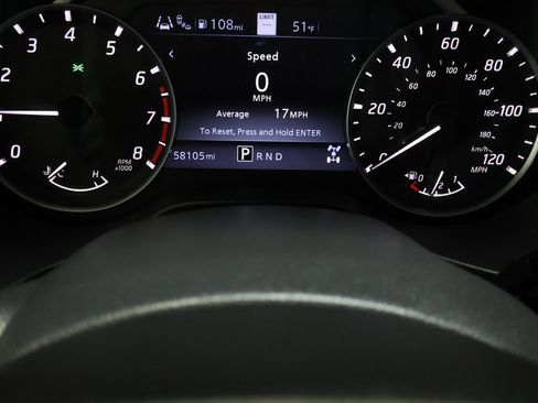 Used 2022 Nissan Titan SV image 19