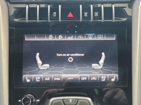 Used 2020 Lamborghini Urus AWD/4WD image 25
