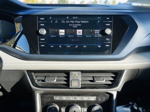 Used 2024 Volkswagen Taos SE image 20