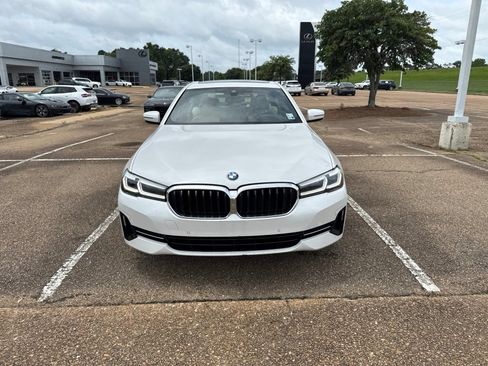 Certified 2023 BMW 530i w/ Premium Package RWD image 2