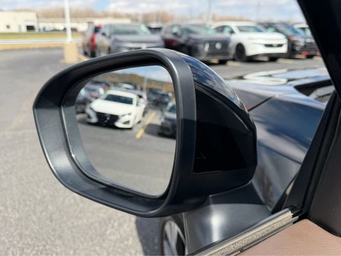 Used 2023 Nissan Rogue SV image 22