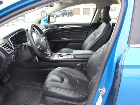 Used 2019 Ford Fusion Titanium FWD image 9