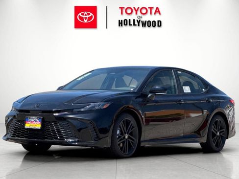 New 2026 Toyota Camry Hybrid FWD image 7