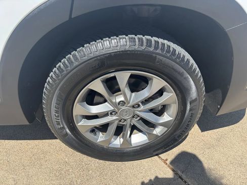 Used 2019 Hyundai Santa Fe SE image 9