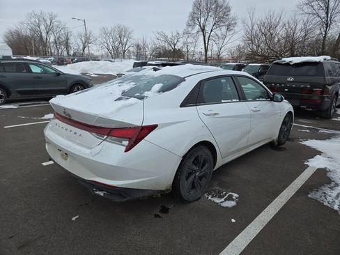 Used 2021 Hyundai Elantra SEL image 3