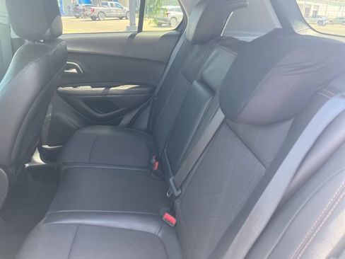 Used 2020 Chevrolet Trax LT w/ LT Convenience Package FWD image 7