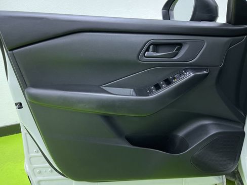 Used 2024 Nissan Rogue S image 15