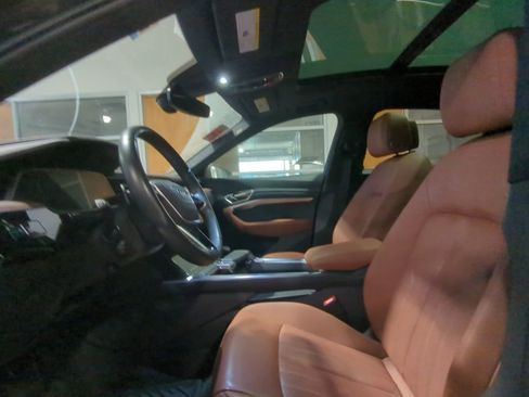 Used 2022 Audi e-tron Premium Plus w/ Premium Plus Package image 6