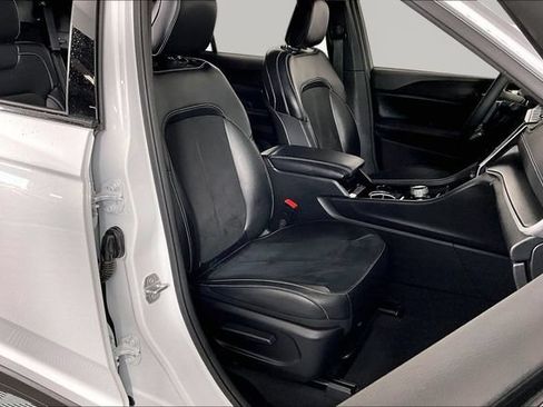 Used 2023 Jeep Grand Cherokee L Laredo RWD image 29