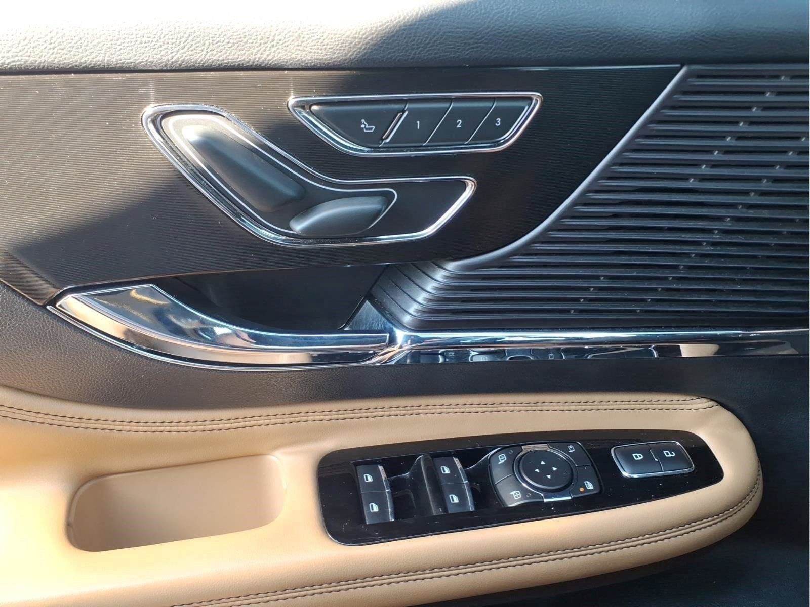 Used 2022 Lincoln Corsair Reserve w/ Elements Package FWD image 19