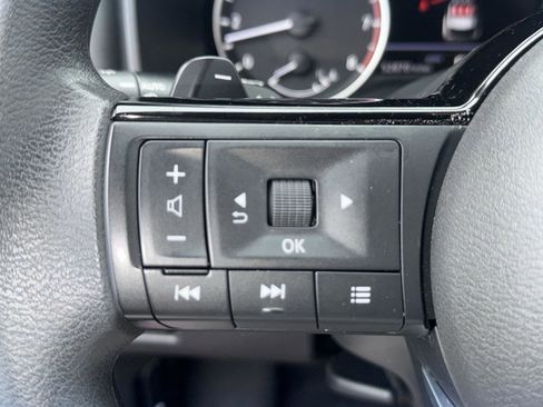 Used 2023 Nissan Rogue SV image 24