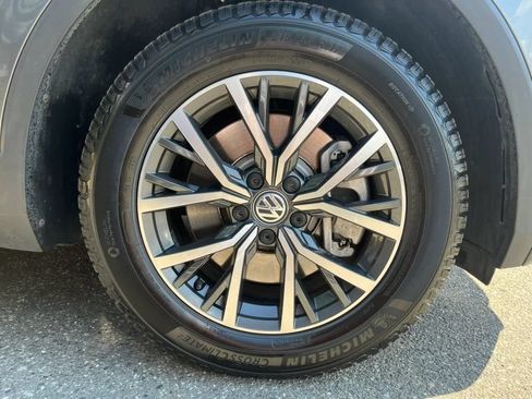 Used 2021 Volkswagen Tiguan S FWD image 33