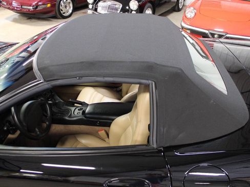 Used 1999 Chevrolet Corvette Convertible w/ Memory Pkg RWD image 18