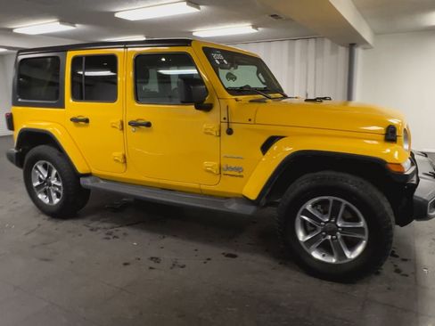 Used 2019 Jeep Wrangler Unlimited Sahara image 37