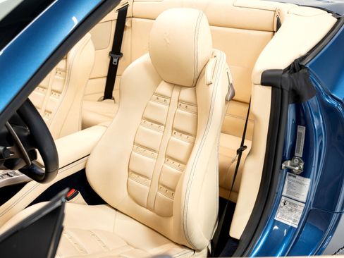Used 2010 Ferrari California image 71