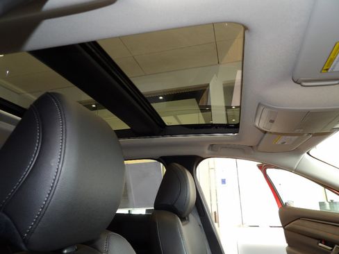 Used 2025 MAZDA CX-50 AWD 2.5 Hybrid w/ Weather Package image 16