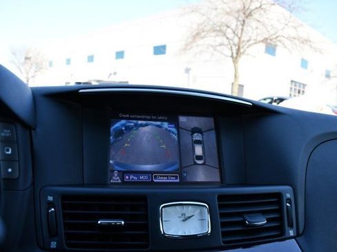 Used 2017 INFINITI Q70 3.7 image 15