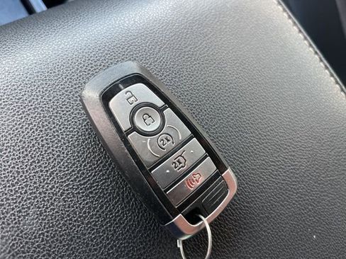 Used 2022 Ford Expedition XLT RWD image 27