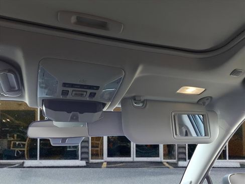 Used 2023 Toyota RAV4 XLE Premium image 21