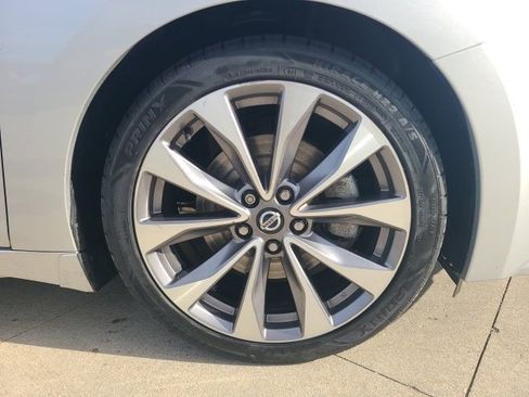 Used 2022 Nissan Maxima Platinum w/ Sport Mat Group image 9