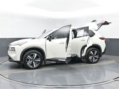 Used 2023 Nissan Rogue SL image 55