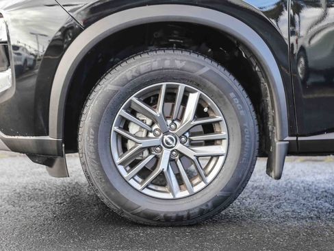 Used 2022 Nissan Rogue S image 9