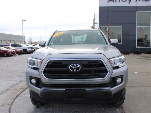 Used 2016 Toyota Tacoma SR5 image 2