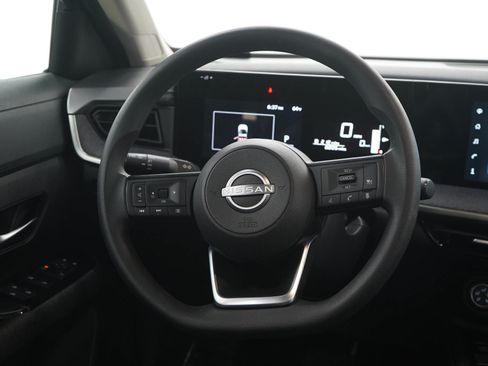 Used 2025 Nissan Kicks SV w/ SV Premium Package AWD/4WD image 16
