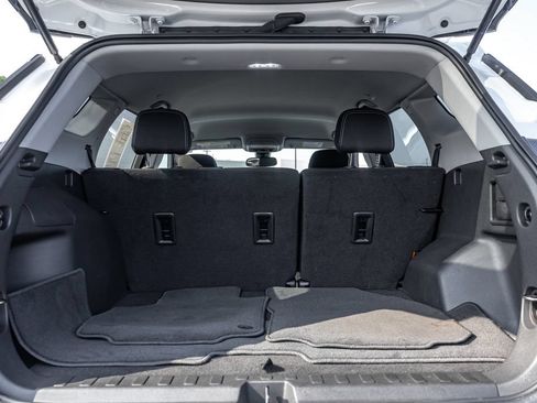 Used 2023 GMC Terrain SLE w/ Driver Convenience Package FWD image 30