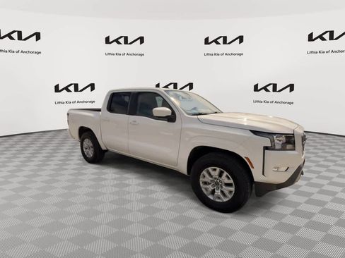 Used 2024 Nissan Frontier SV w/ SV Convenience Package AWD/4WD image 3