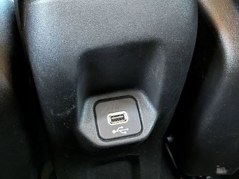 Used 2022 Jeep Renegade Latitude image 14