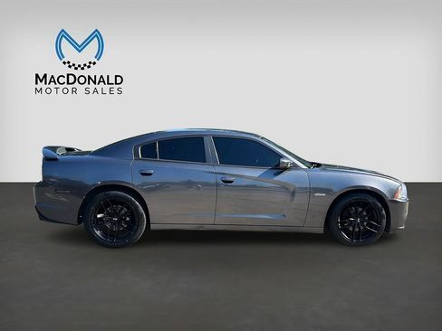 Used 2014 Dodge Charger SXT RWD image 8