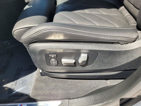 Used 2025 BMW X5 xDrive40i w/ M Sport Package AWD/4WD image 23