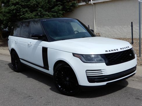 Used 2018 Land Rover Range Rover HSE image 3