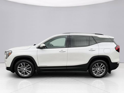 Used 2022 GMC Terrain SLT w/ Infotainment Package II image 8