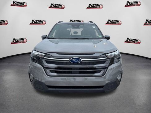 Used 2025 Subaru Forester Premium AWD/4WD image 2