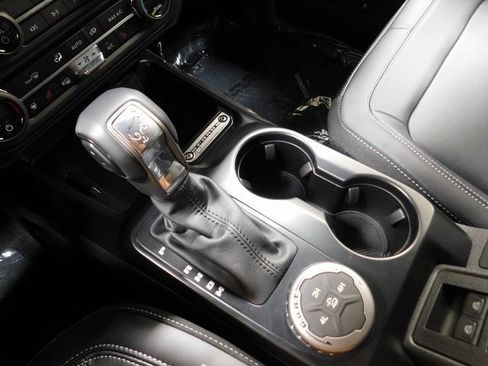 New 2025 Ford Bronco Outer Banks w/ Black Appearance Package image 27