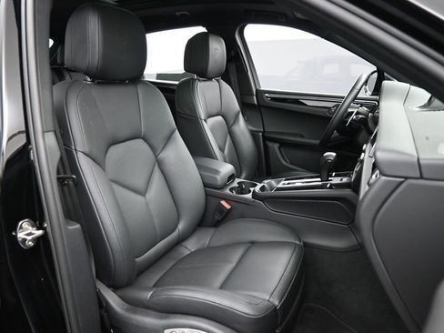 Certified 2023 Porsche Macan Turbo AWD/4WD image 30